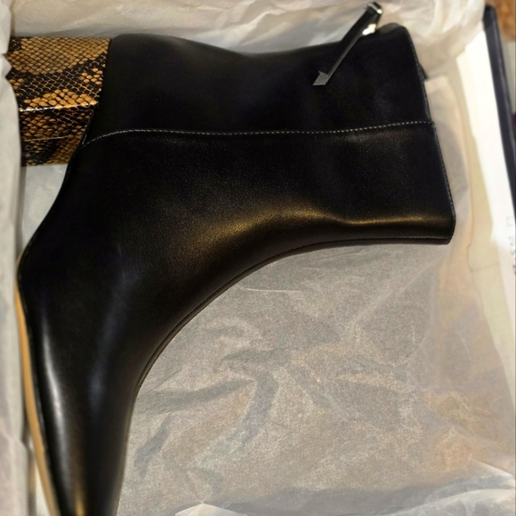 French ConnectionWomen's Tess Zip Back Zipper Boots, Size 8. New with box.  - - Picture 3 of 14